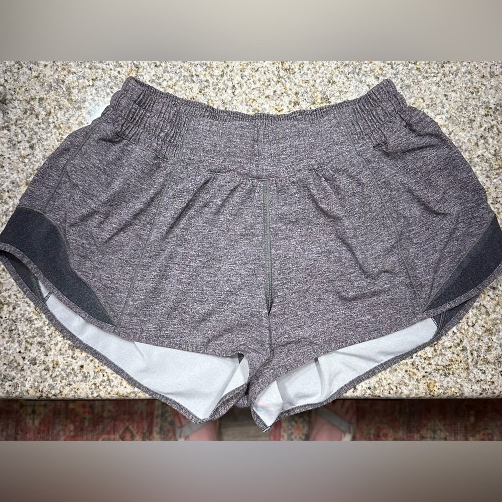 Lululemon Hotty Hot Low Rise 2.5” Inseam